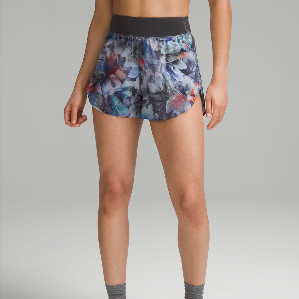 Fast and Free Reflective High-Rise Classic-Fit Short 3"
